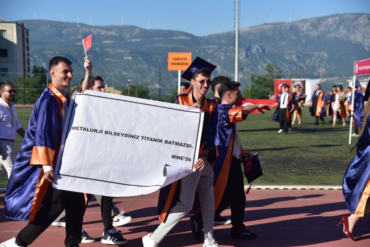MSKÜ Mühendislik Fakültesi’nde Mezuniyet Coşkusu 4